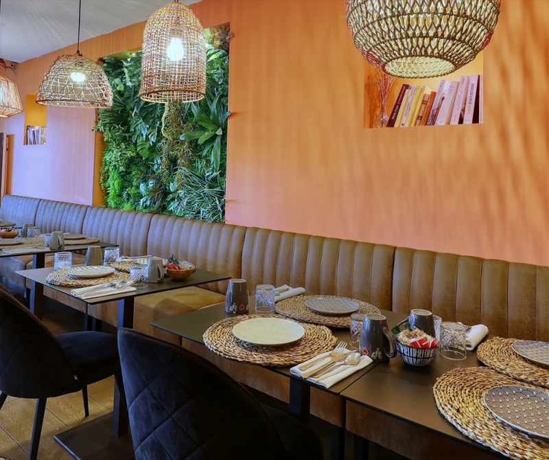Rénovation du restaurant Le Jardin à Orvault : une nouvelle ambiance signée Claire MONNET : créatrice & décoratrice d’intérieurs.
