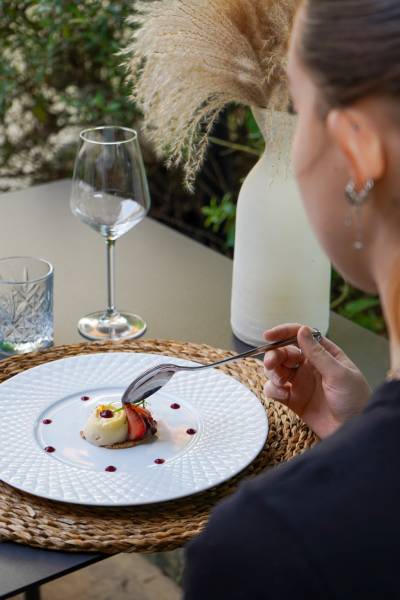 Offre de Noël : Escale épicurienne dans un hôtel, restaurant et spa à Orvault, à côté de Nantes.