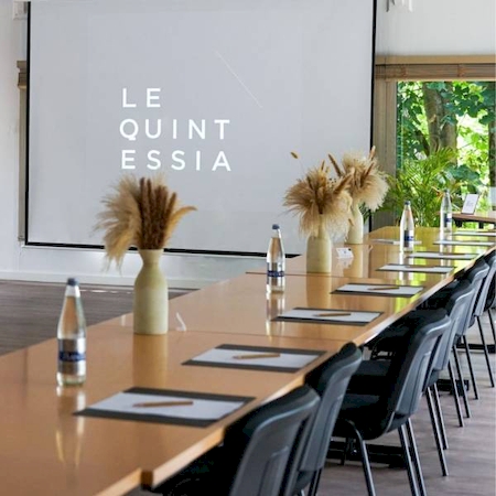 Notre zone d'activité pour ce service Location salle de réunion équipée pour séminaire d’entreprise avec vidéoprojecteur restauration pause café et hébergement sur place