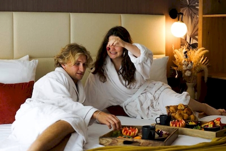 Notre zone d'activité pour ce service Hôtel avec parking sécurisé et bornes de recharge pour véhicules électriques