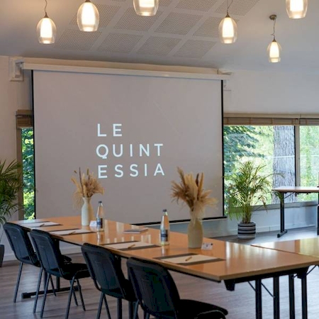 Notre zone d'activité pour ce service Privatiser grande salle équipée pour séminaire d’entreprise avec restauration hébergement et matériel de présentation