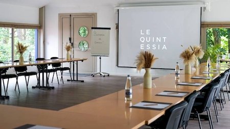 Notre zone d'activité pour ce service Host a professional seminar in a luxury hotel with meeting room equipment catering services and team accommodation on site